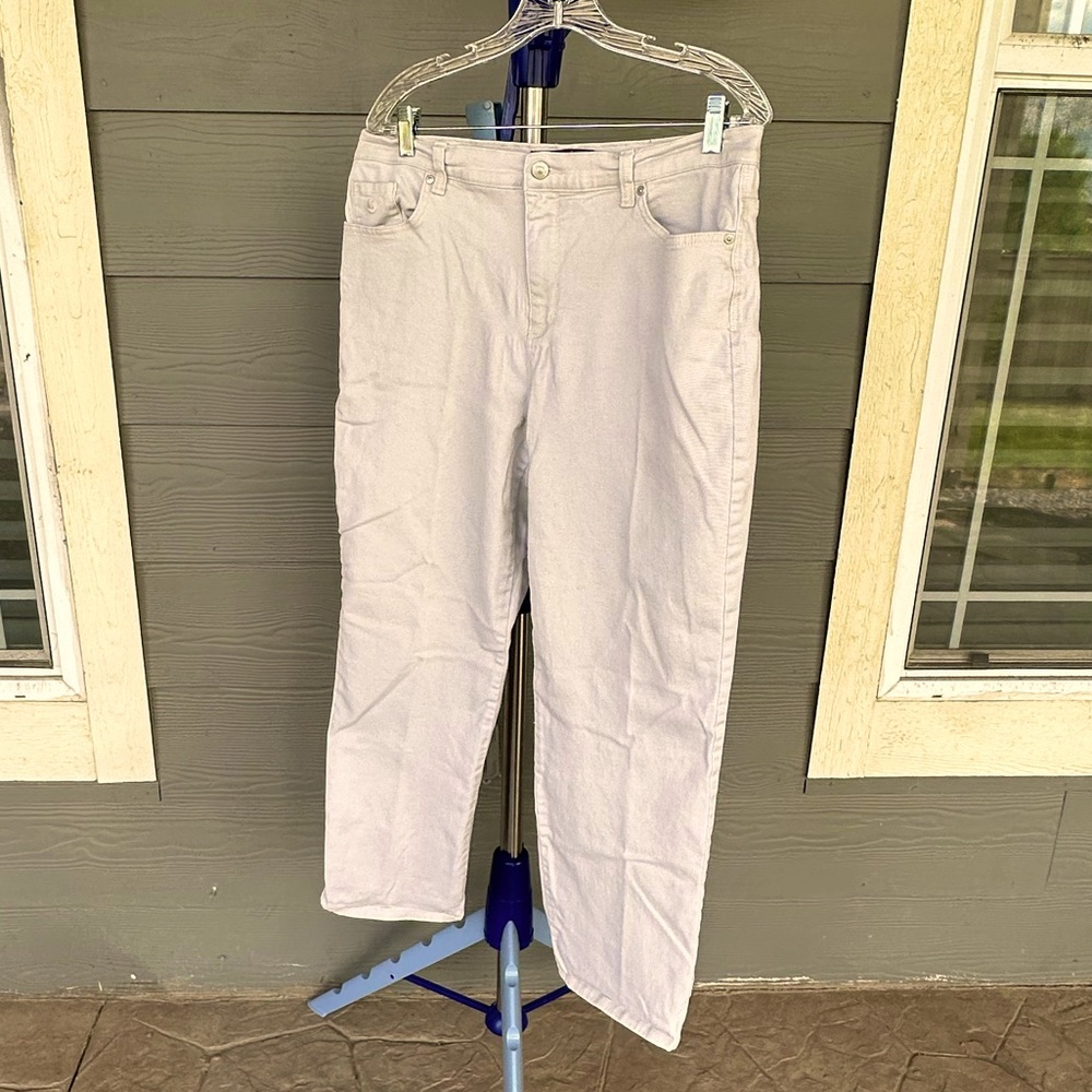 Gloria Vanderbilt Amanda Tan pants with zipper and button. Size 14